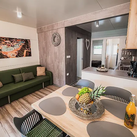 Serenity Premium Mobile Homes-3 Bedroom 別荘